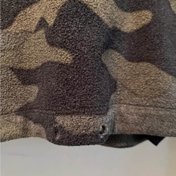 PINK Victoria’s Secret Cropped Fleece Pullover Camo Size Small - Picture 9 of 14